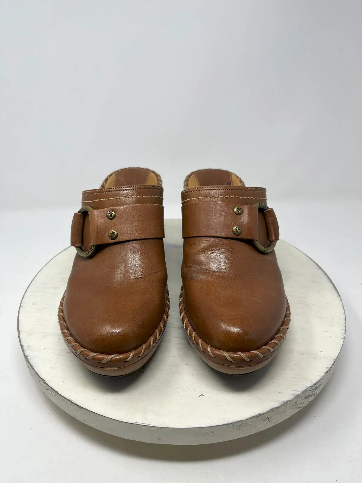 Frye Size 8.5 Tan Stitched Clogs